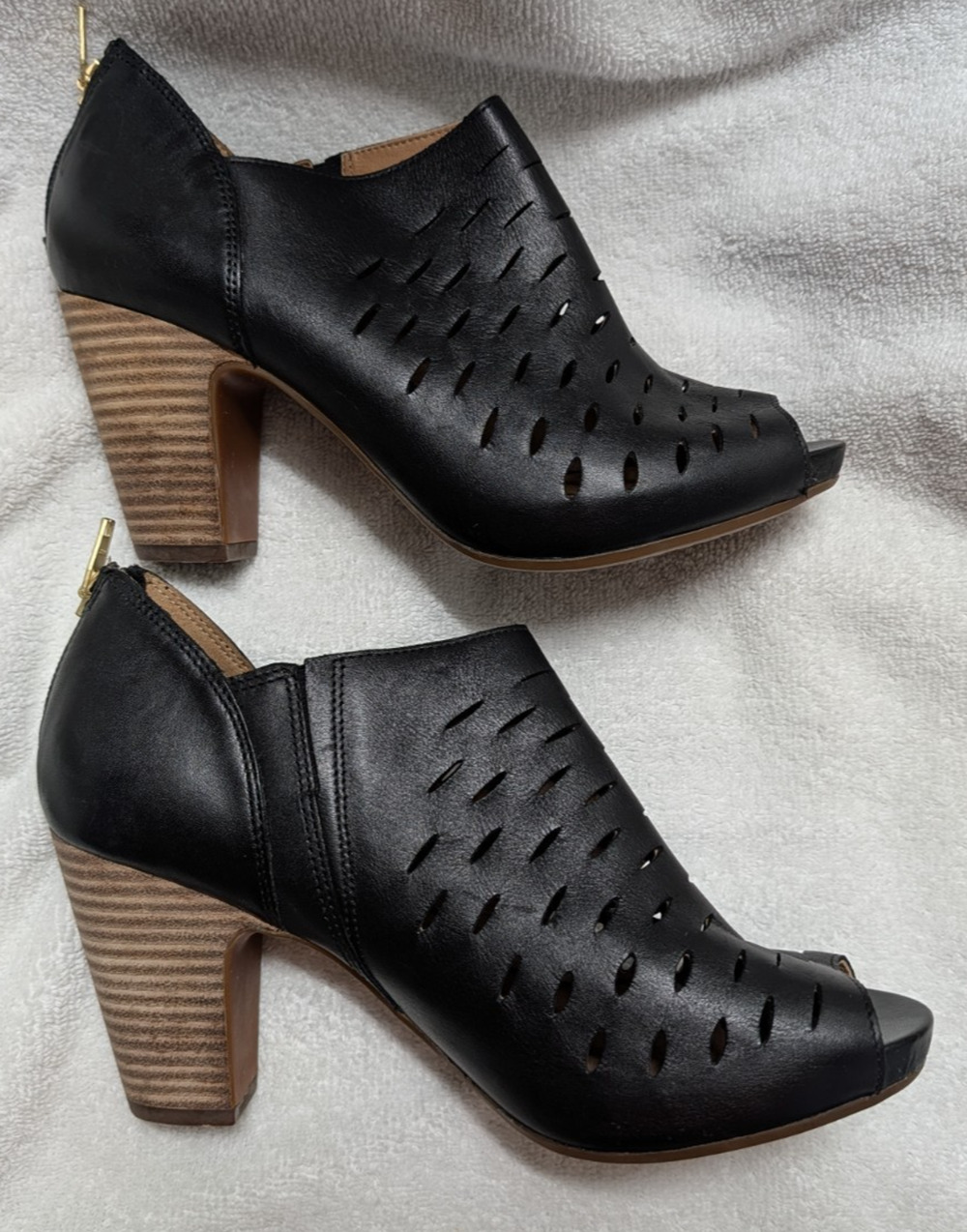 Clarks Okena Sass Booties sz 8 Black Heels Open Toe Leather Comfort zip